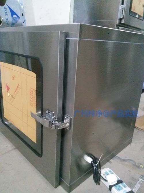 全304不銹鋼電子互鎖傳遞窗側(cè)面 全304不銹鋼電子互鎖傳遞窗側(cè)面